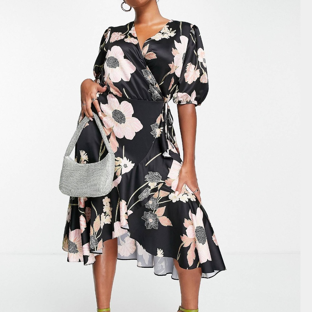 Brand new w/ tags curve satin midi wrap dress with puff sleeves in floral print